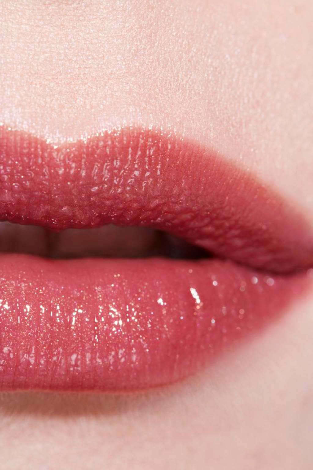 ROUGE COCO FLASH Colour, Shine, Intensity In A Flash