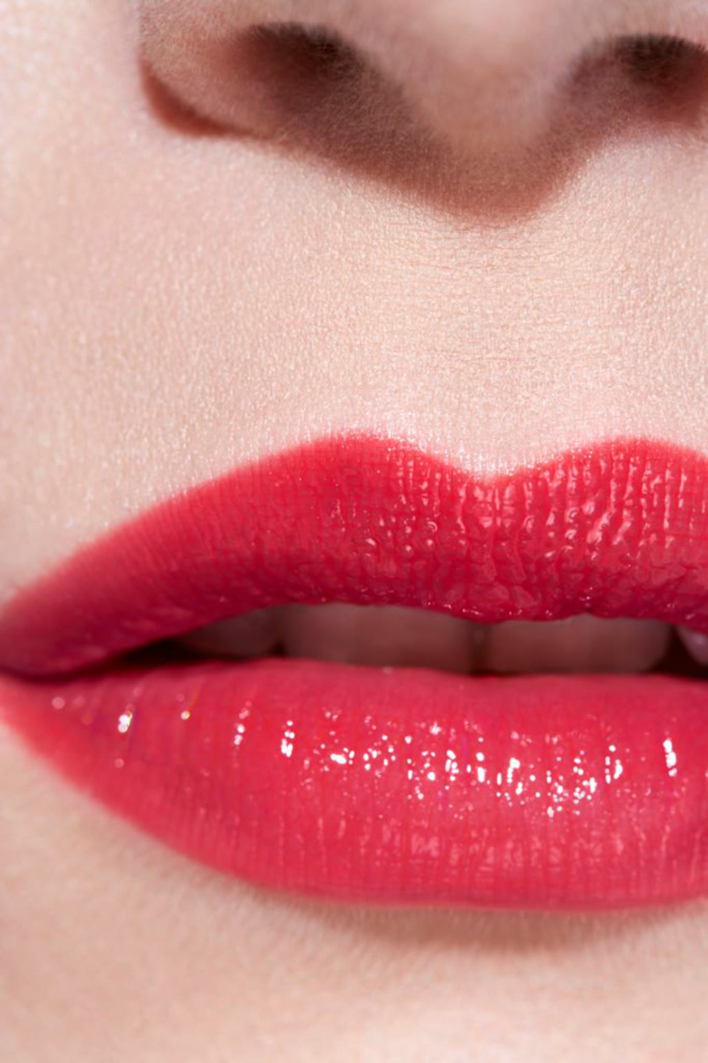 ROUGE COCO FLASH Colour, Shine, Intensity In A Flash