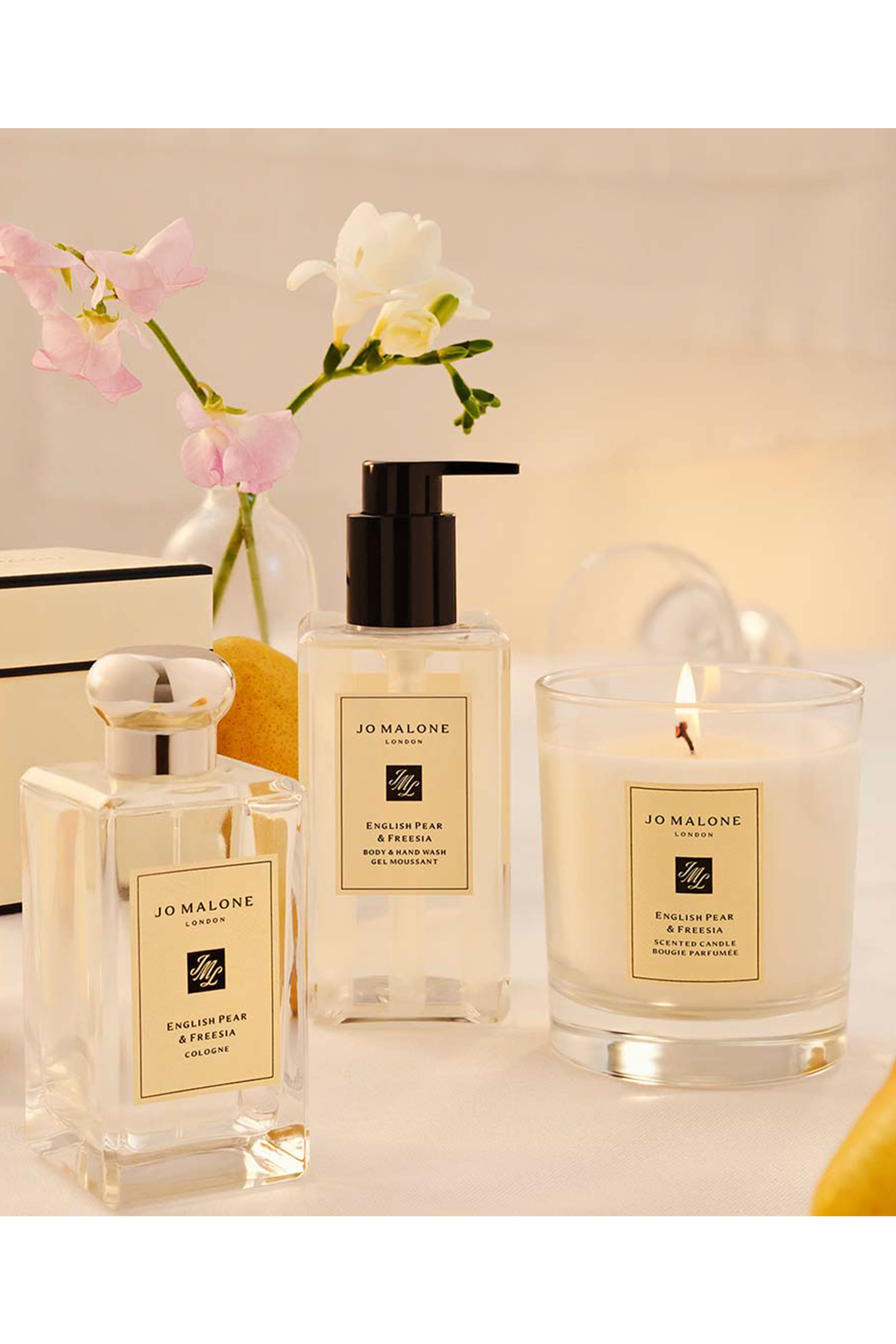 English Pear & Freesia - Scented Candle
