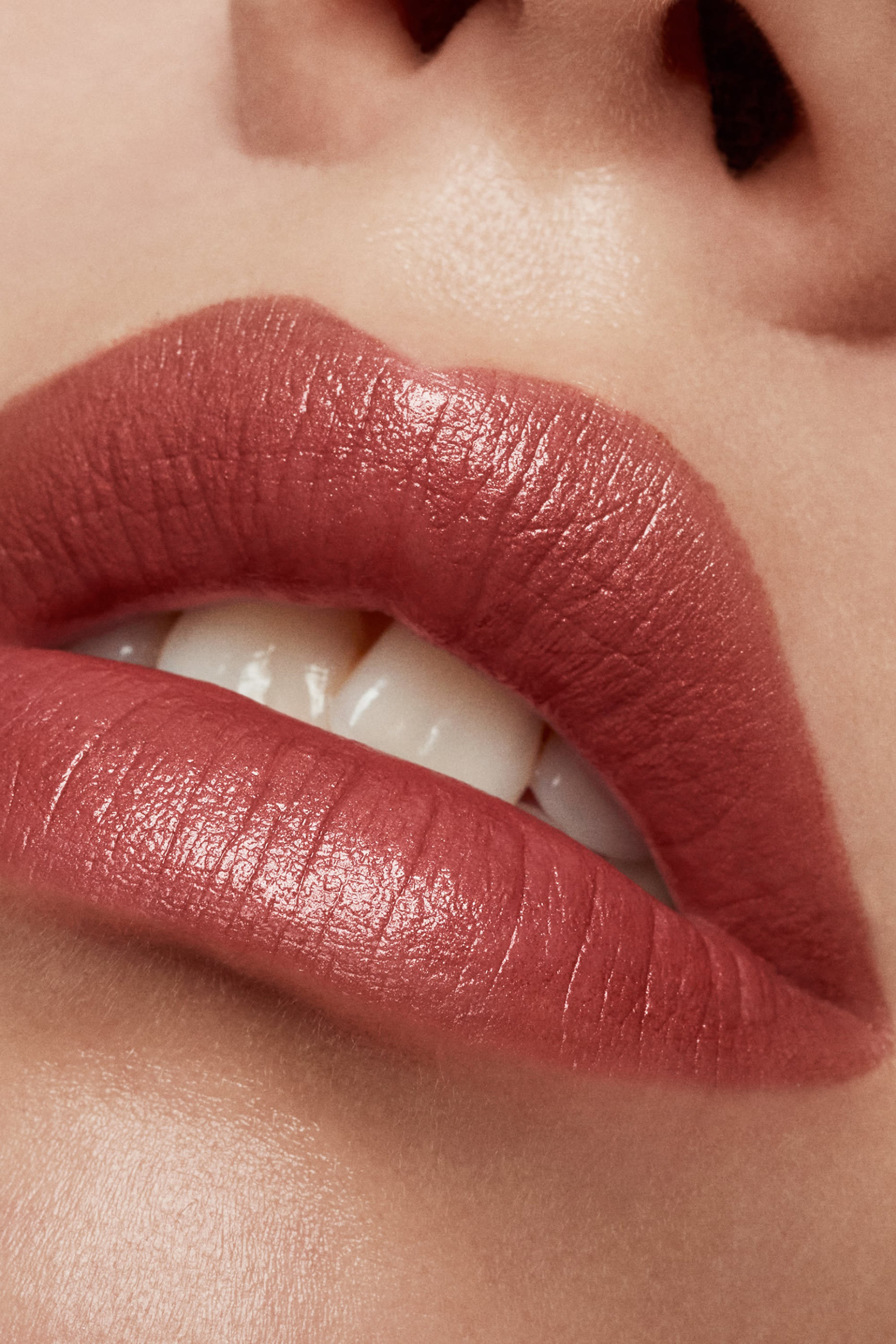 Shimmering Lipstick