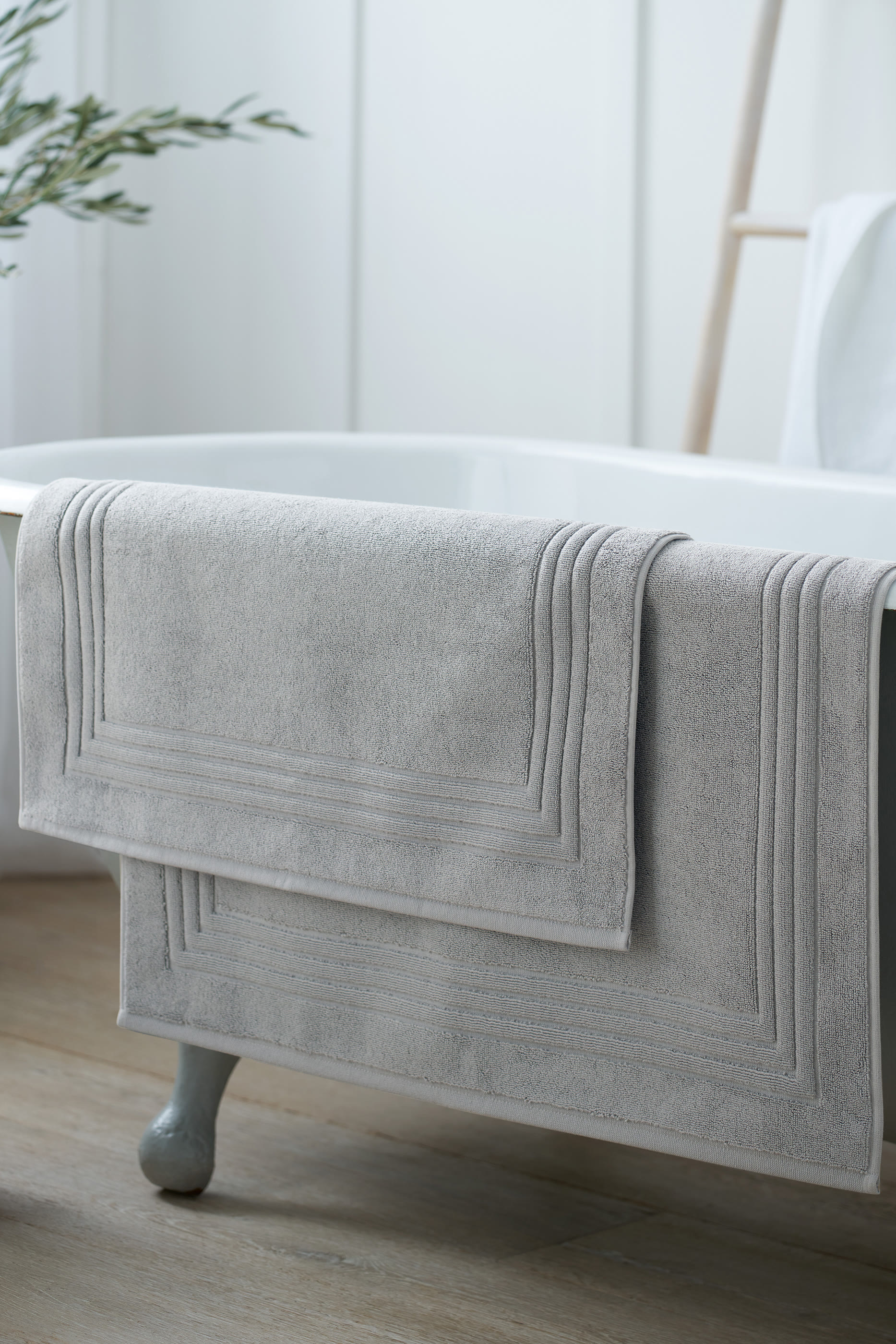 Egyptian Cotton Feather Bath Mat