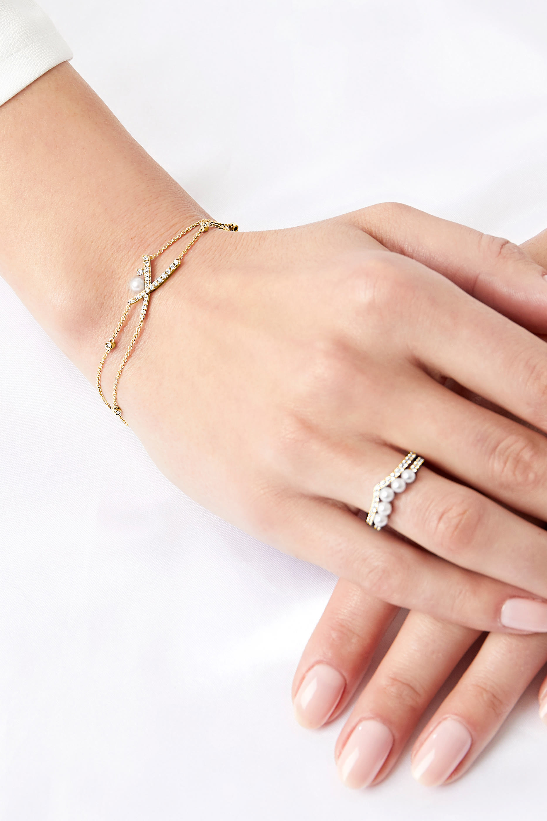 Sleek Chain Bracelet, 18k Yellow Gold, Diamond & Pearl