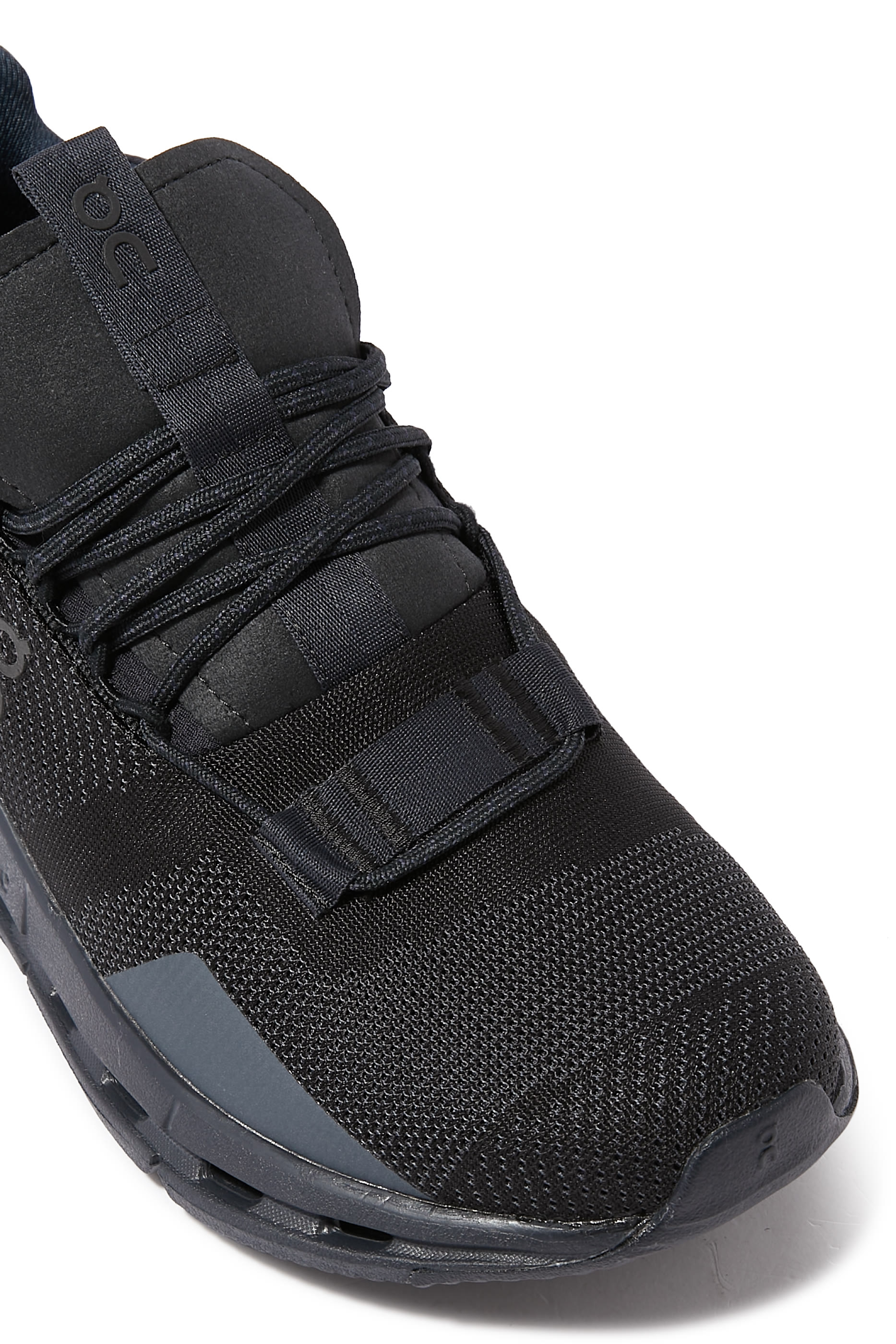 Cloudnova Sneakers