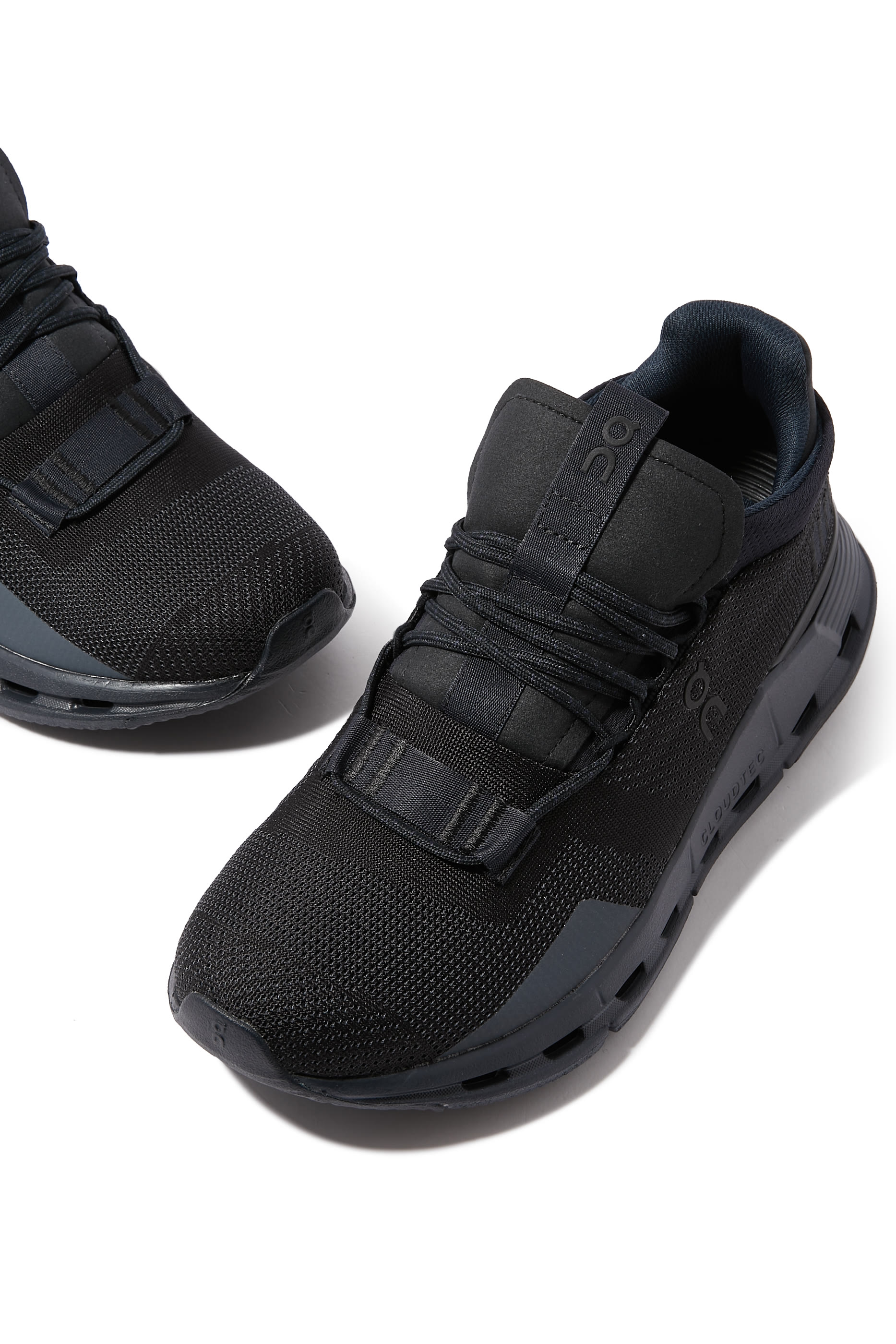 Cloudnova Sneakers