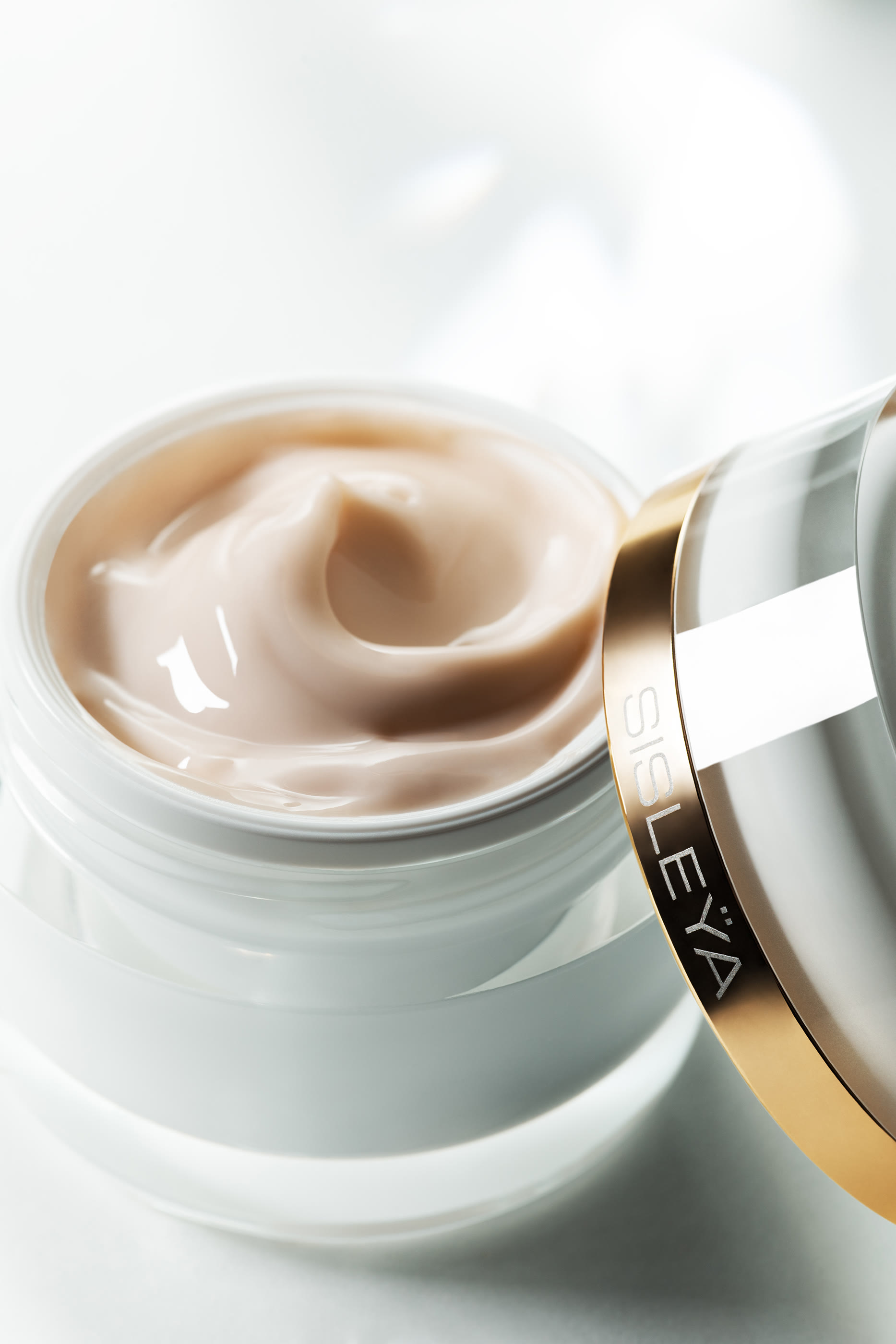 Sisleÿa L’Intégral Anti-Âge Fresh Gel Cream