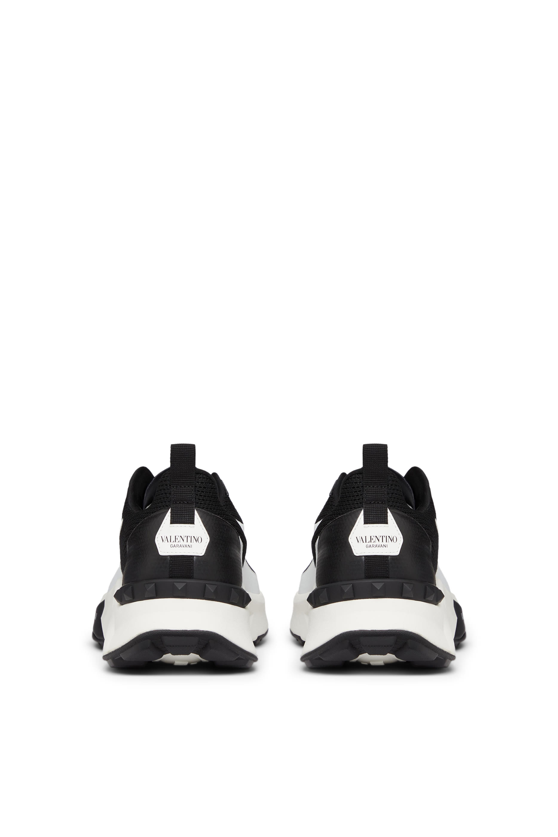 True Act Sneakers