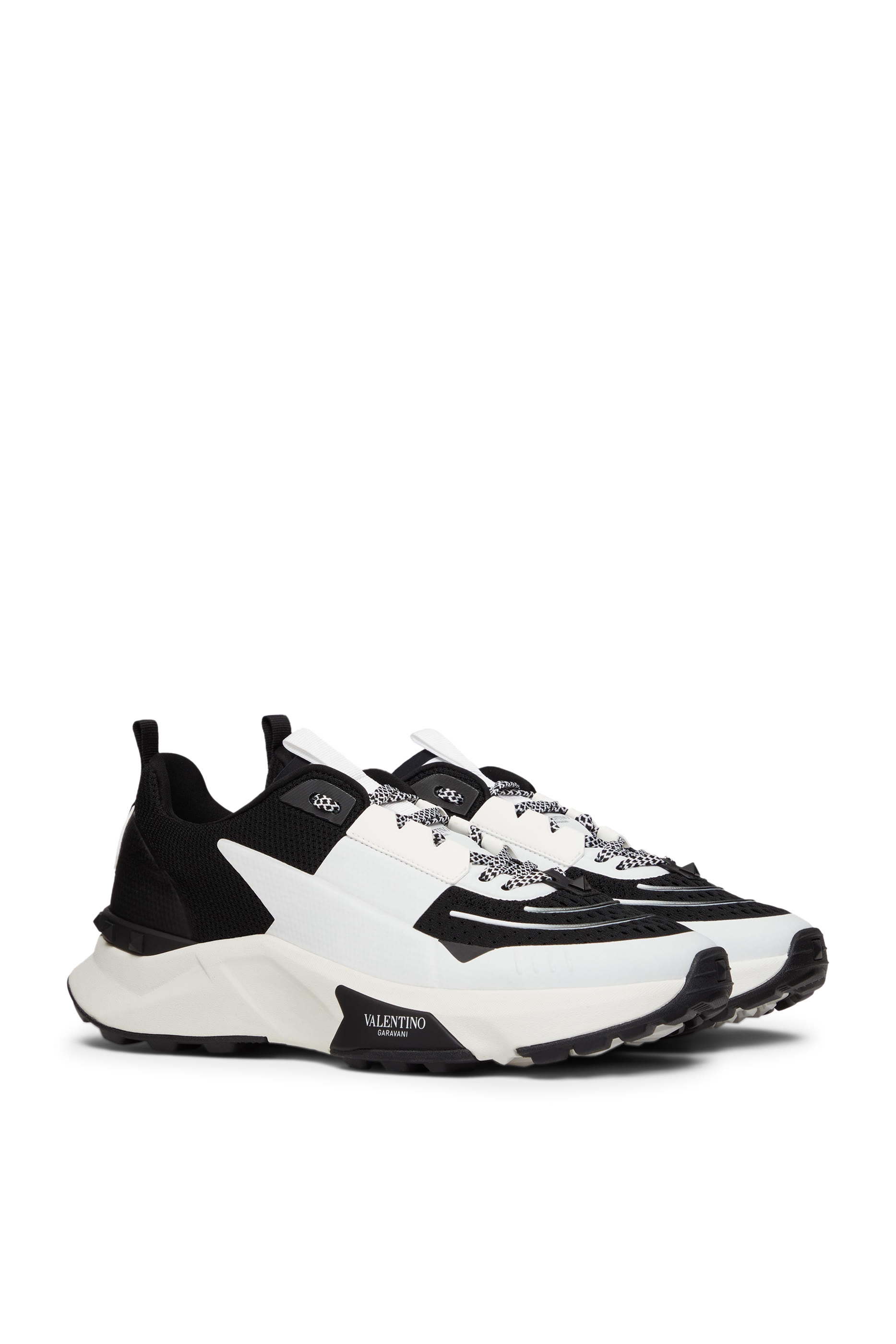 True Act Sneakers