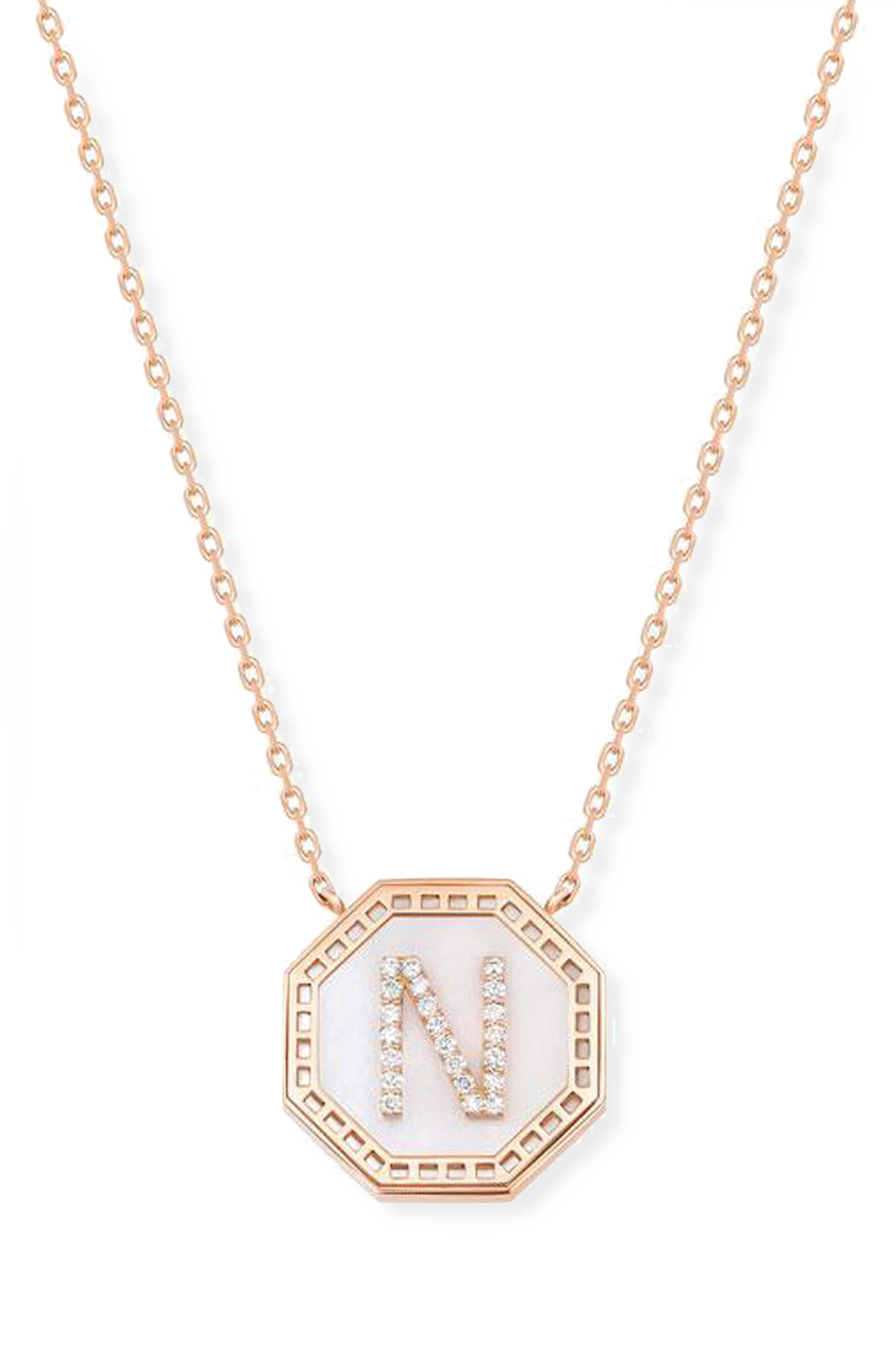 قلادة حرف تراث بدلاية بحرف N مرصعة بالماس وعرق الؤلؤ، ذهب وردي عيار 18