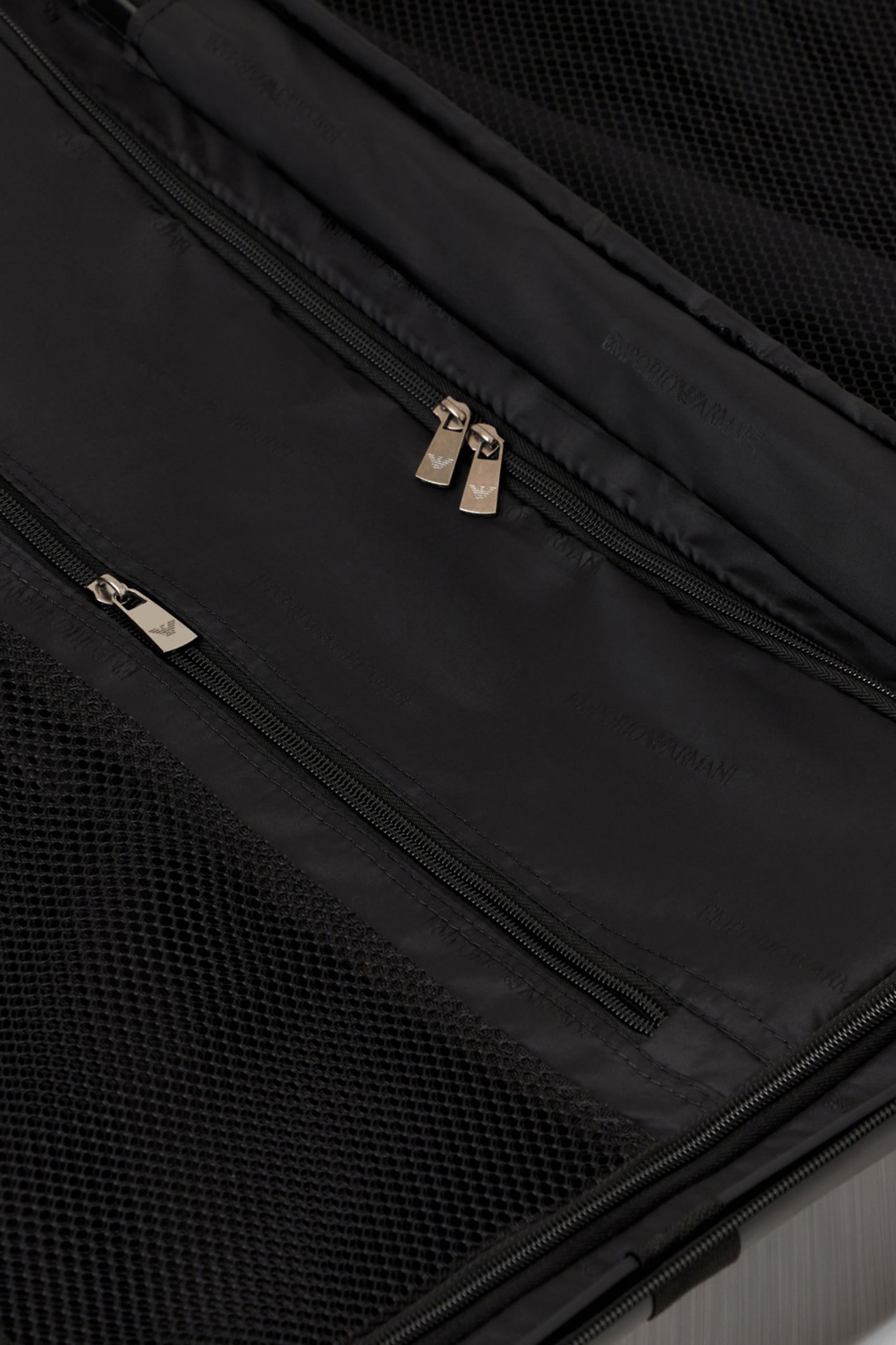Macro Eagle Travel Trolley