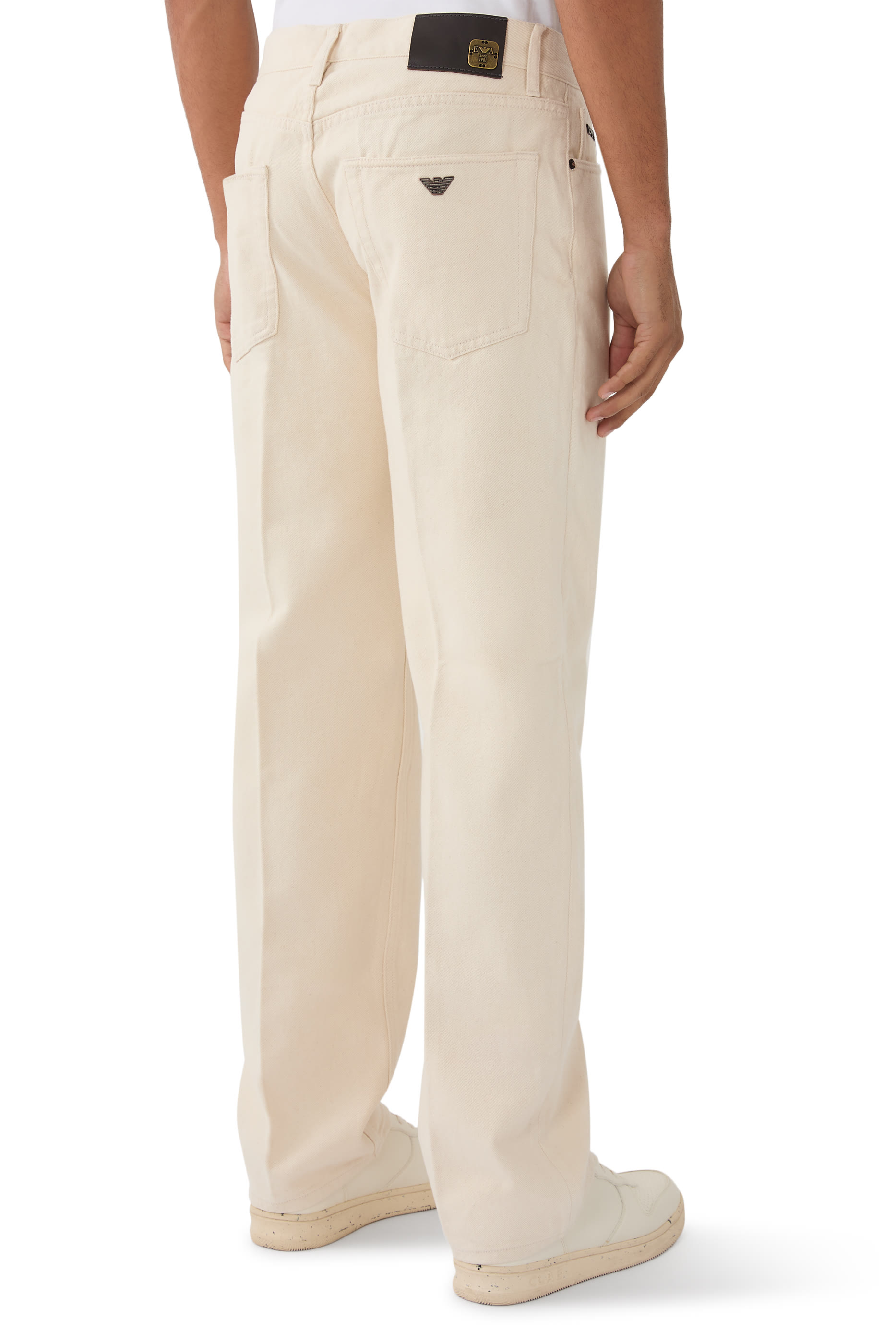  Straight-Fit Jeans