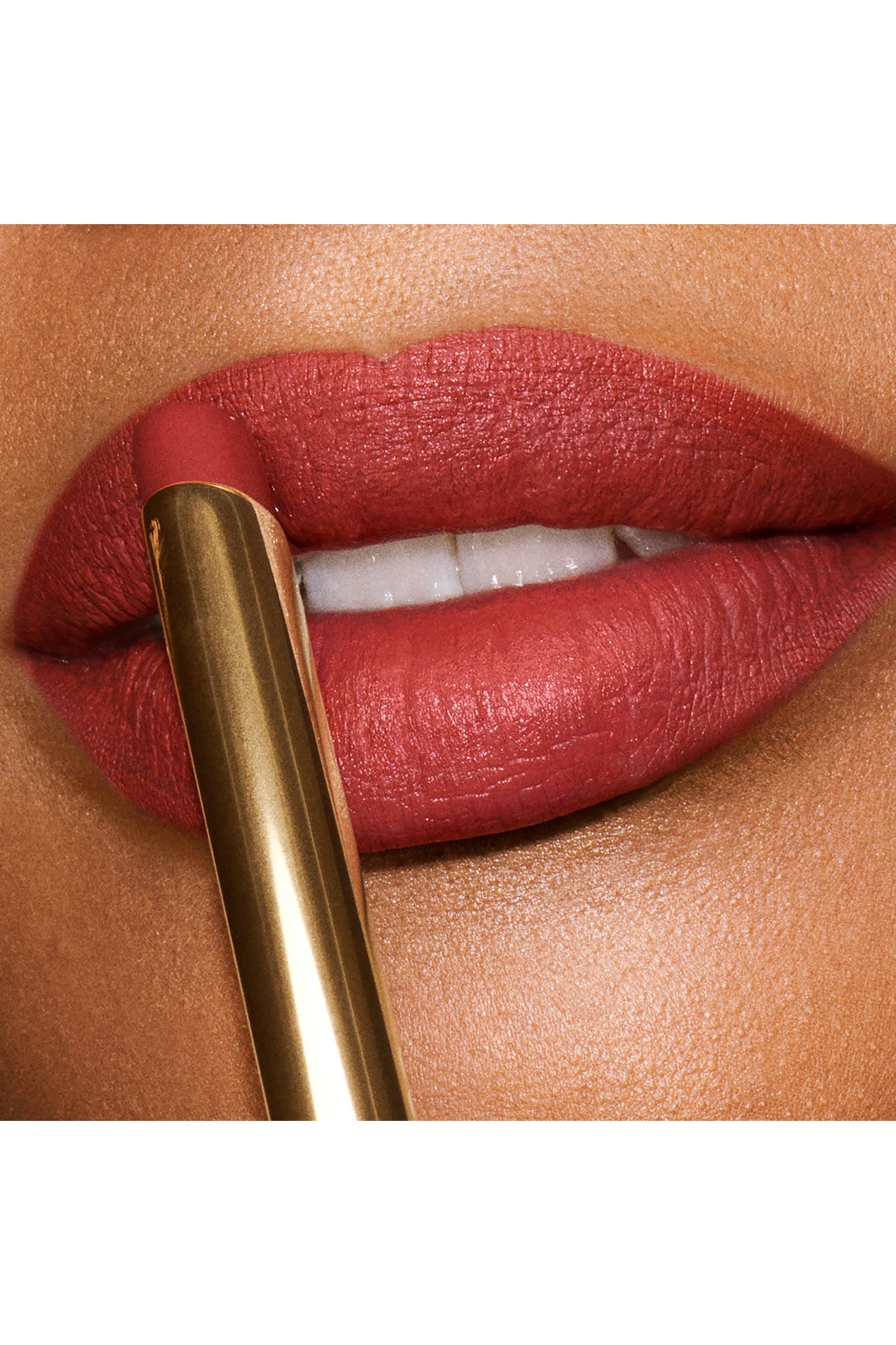 Pure Color Explicit Silk Matte Lipstick