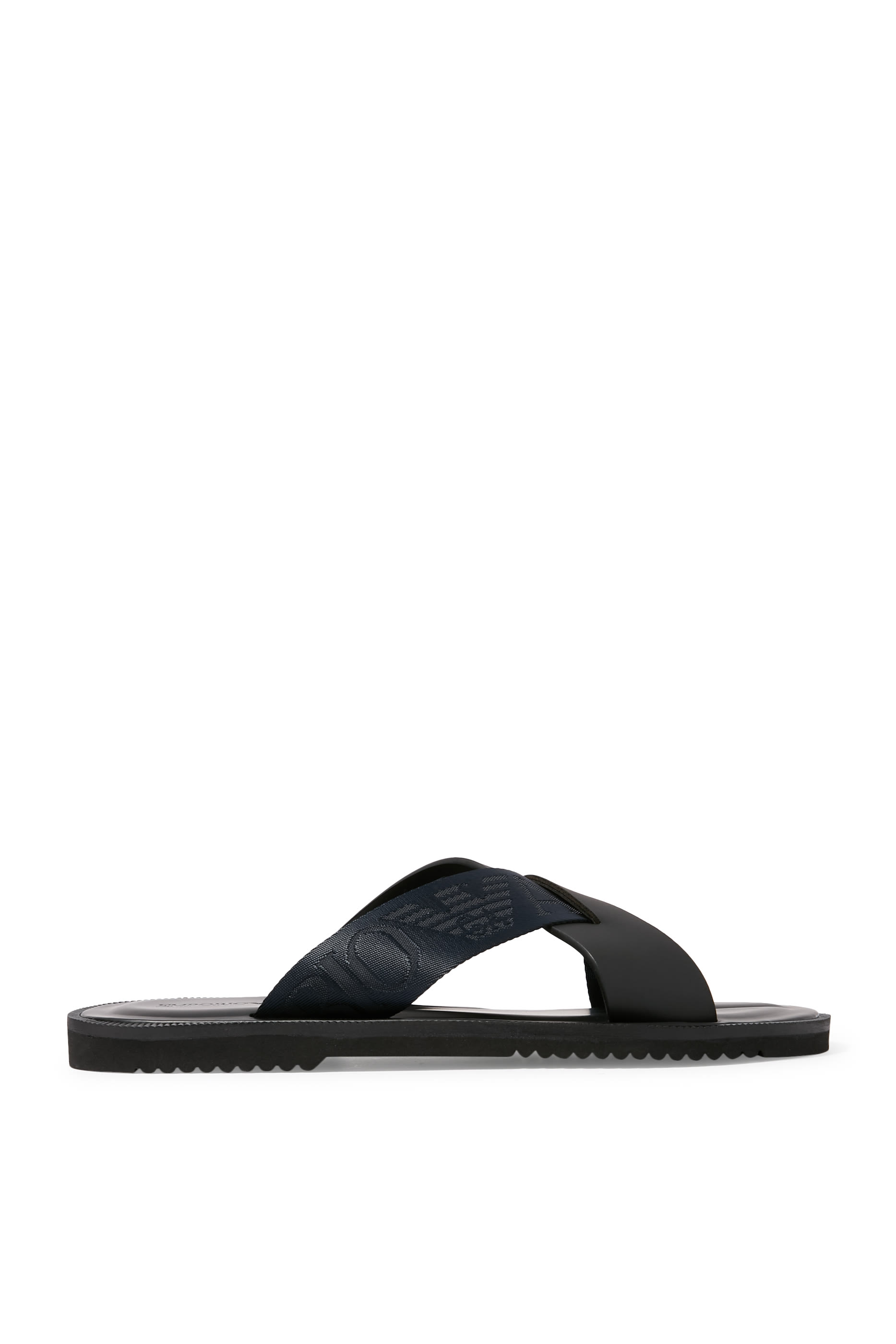 حذاء خفيف بسيور متقاطعة بشعار الماركة