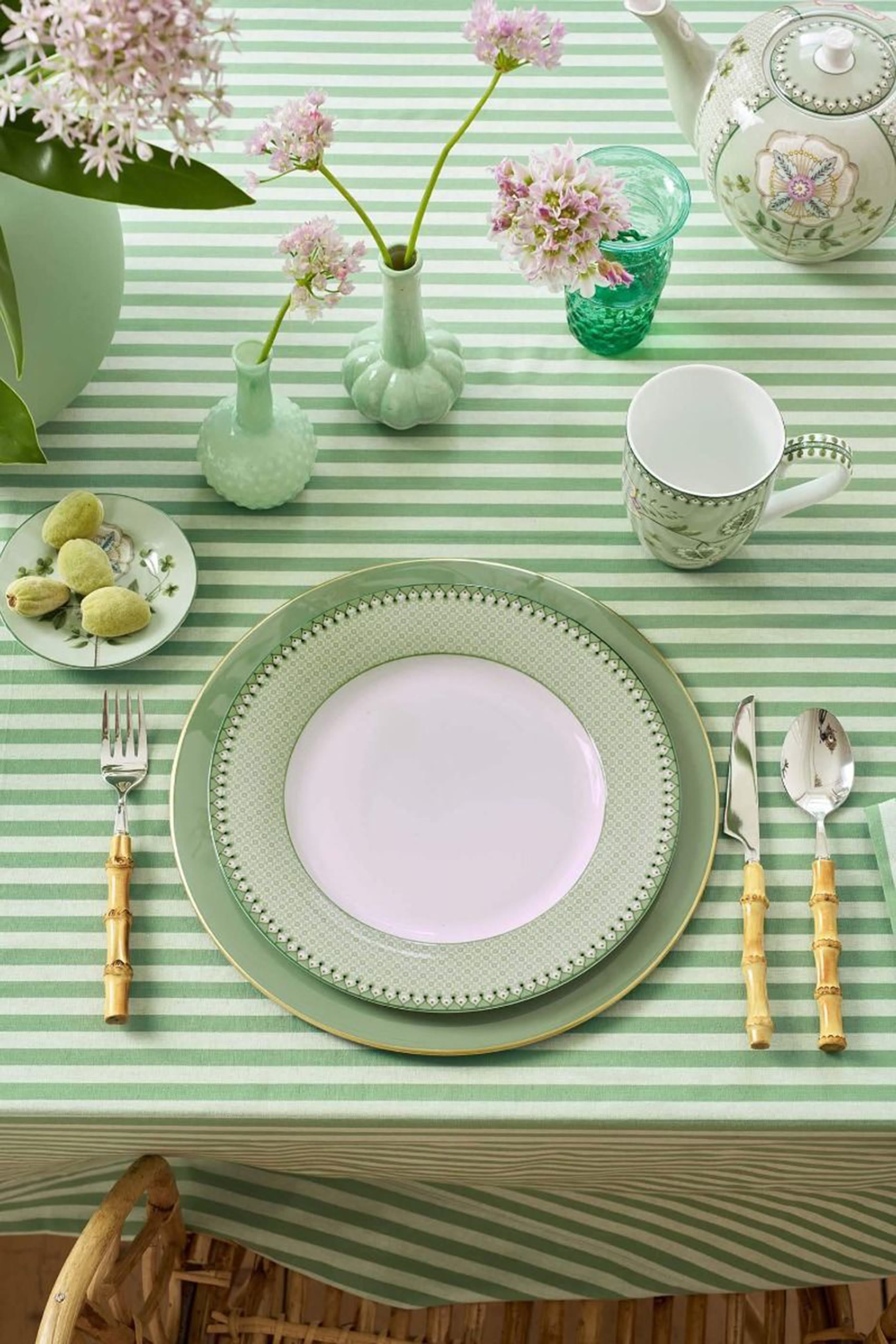 Lily & Lotus Tiles Dinner Plate