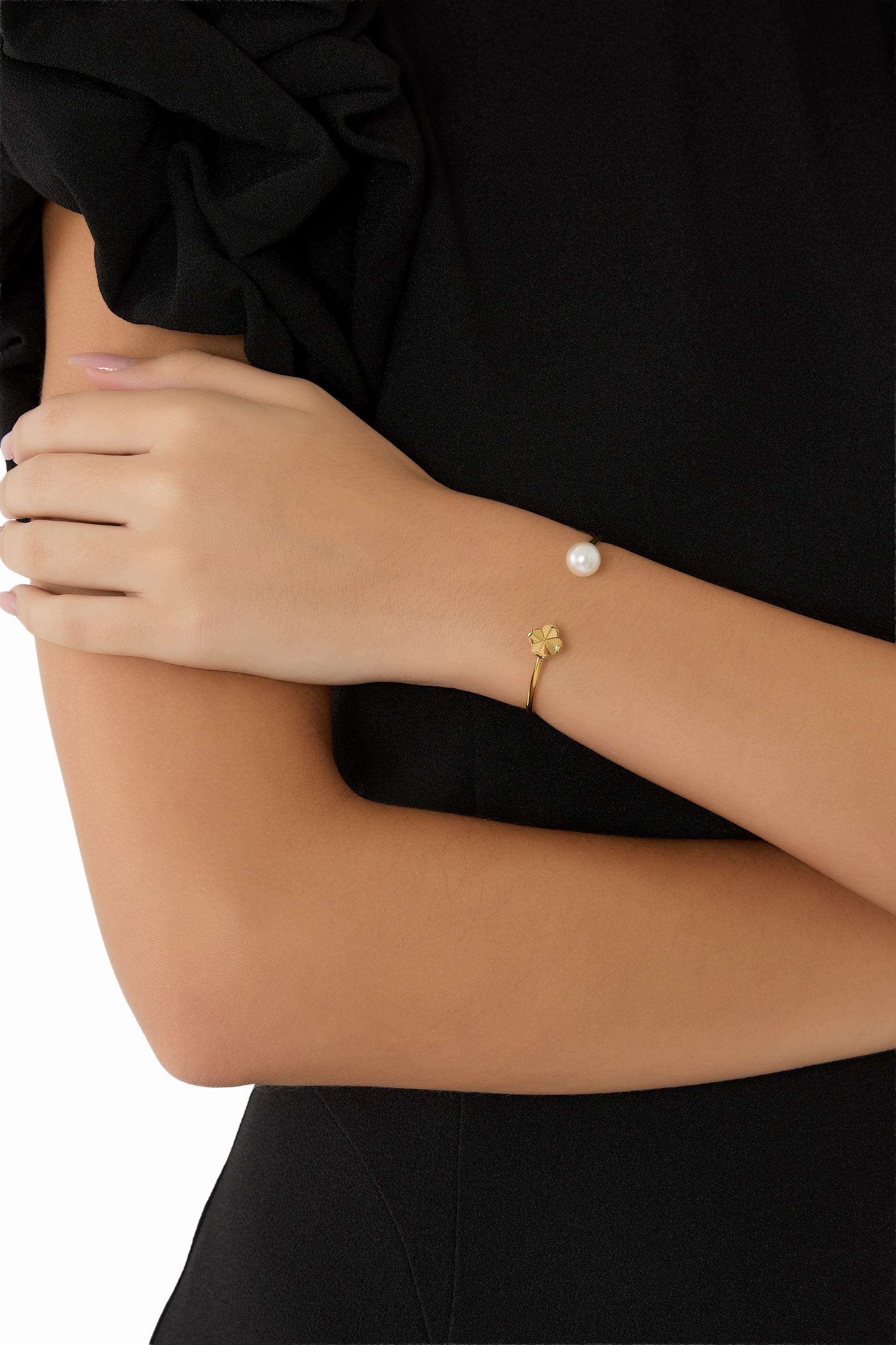 Spade Flower Pearl Cuff