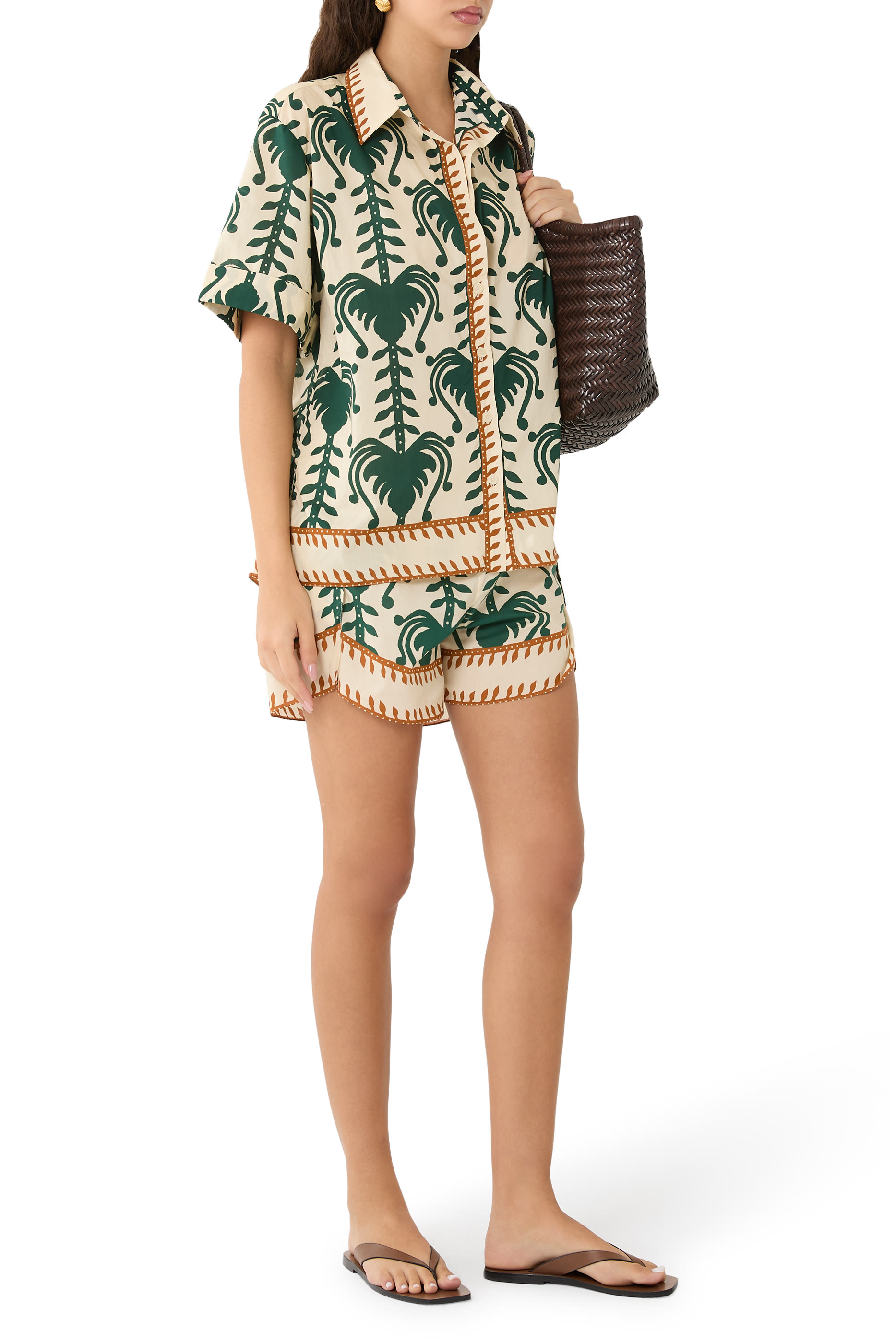 Linka Shorts