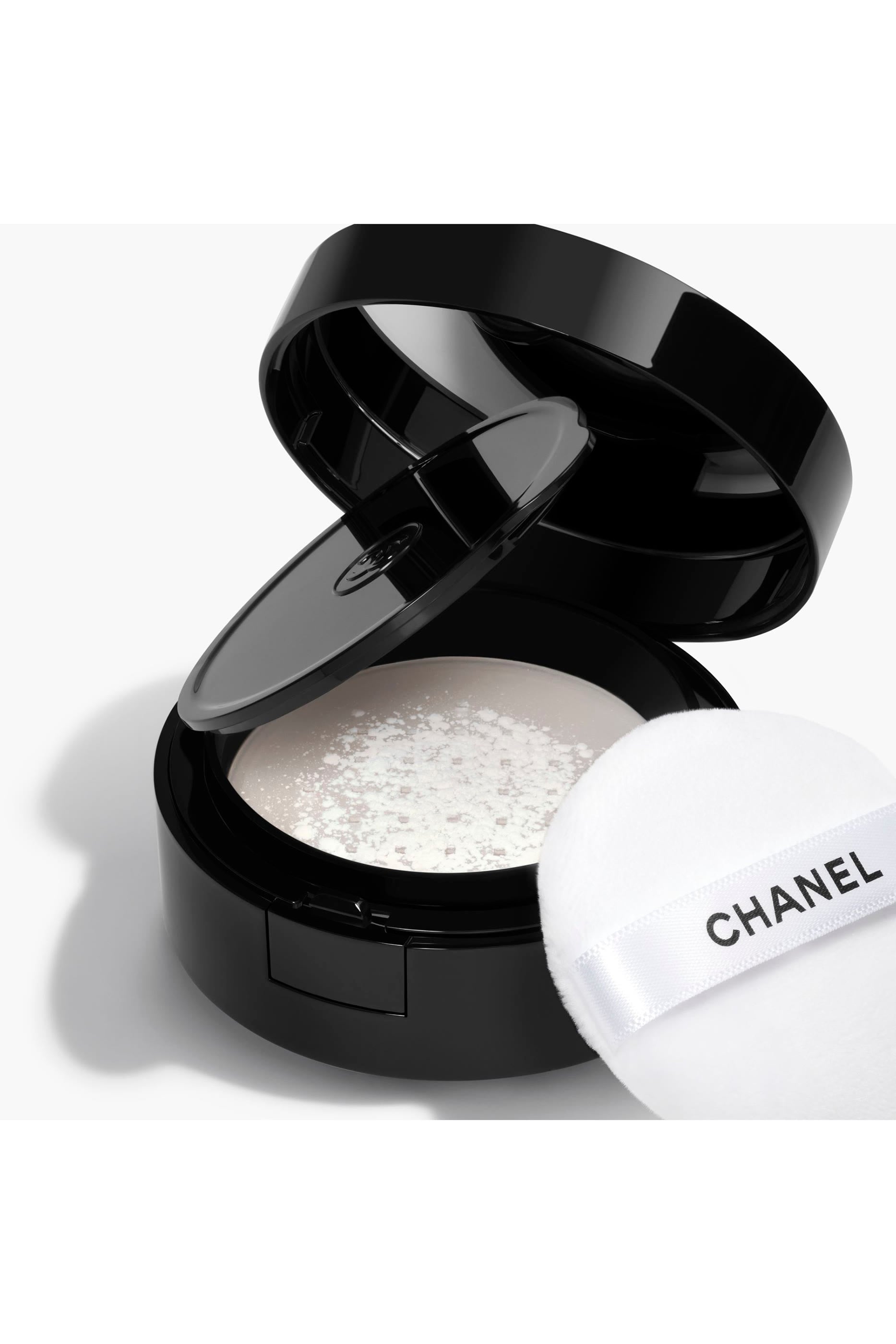 بودرة سائبة Poudre Universelle Libre, Natural Finish، عبوة عملية للتنقل
