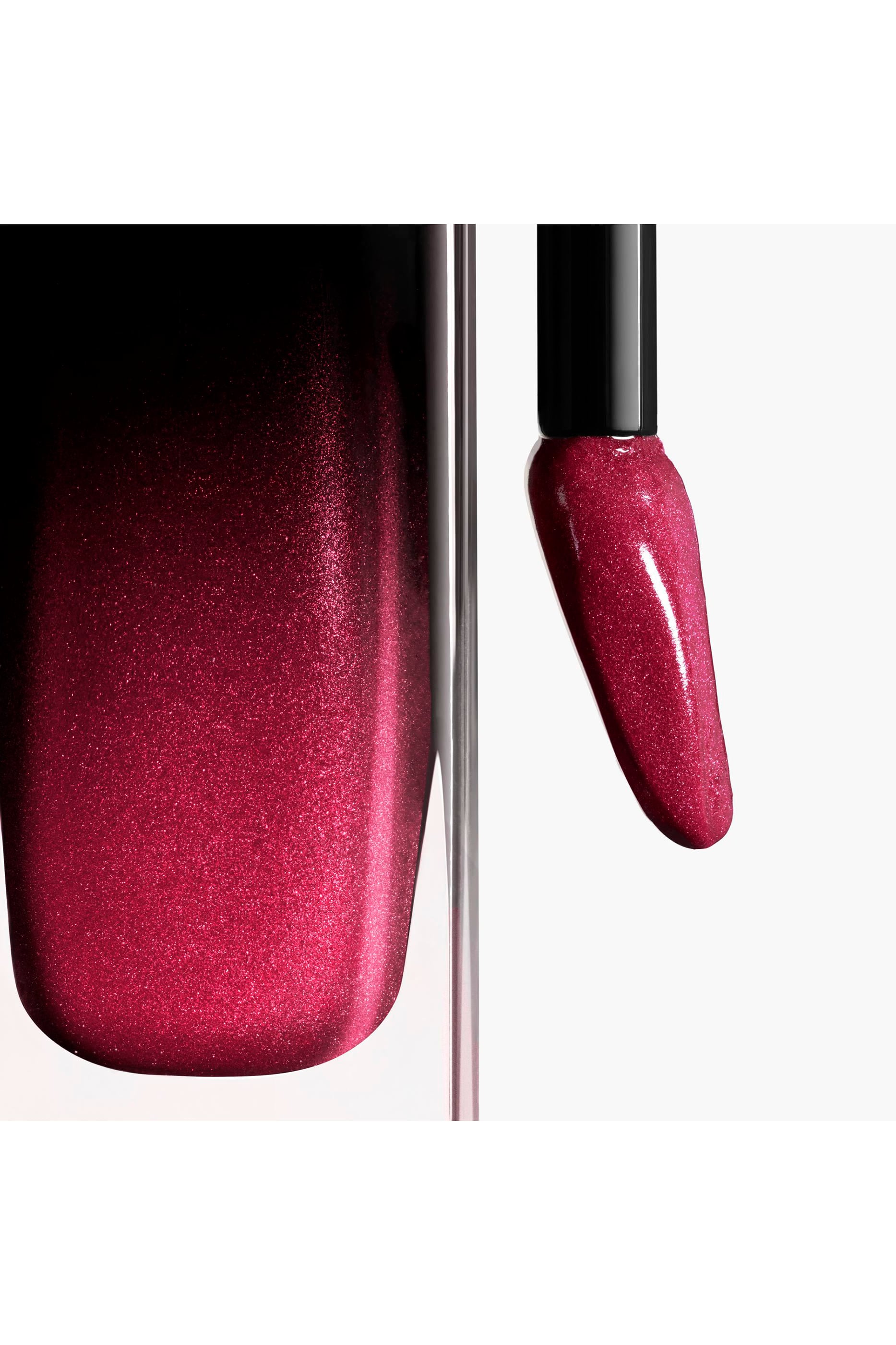 أحمر شفاه Rouge Allure Laque سائل لامع فائق الثبات