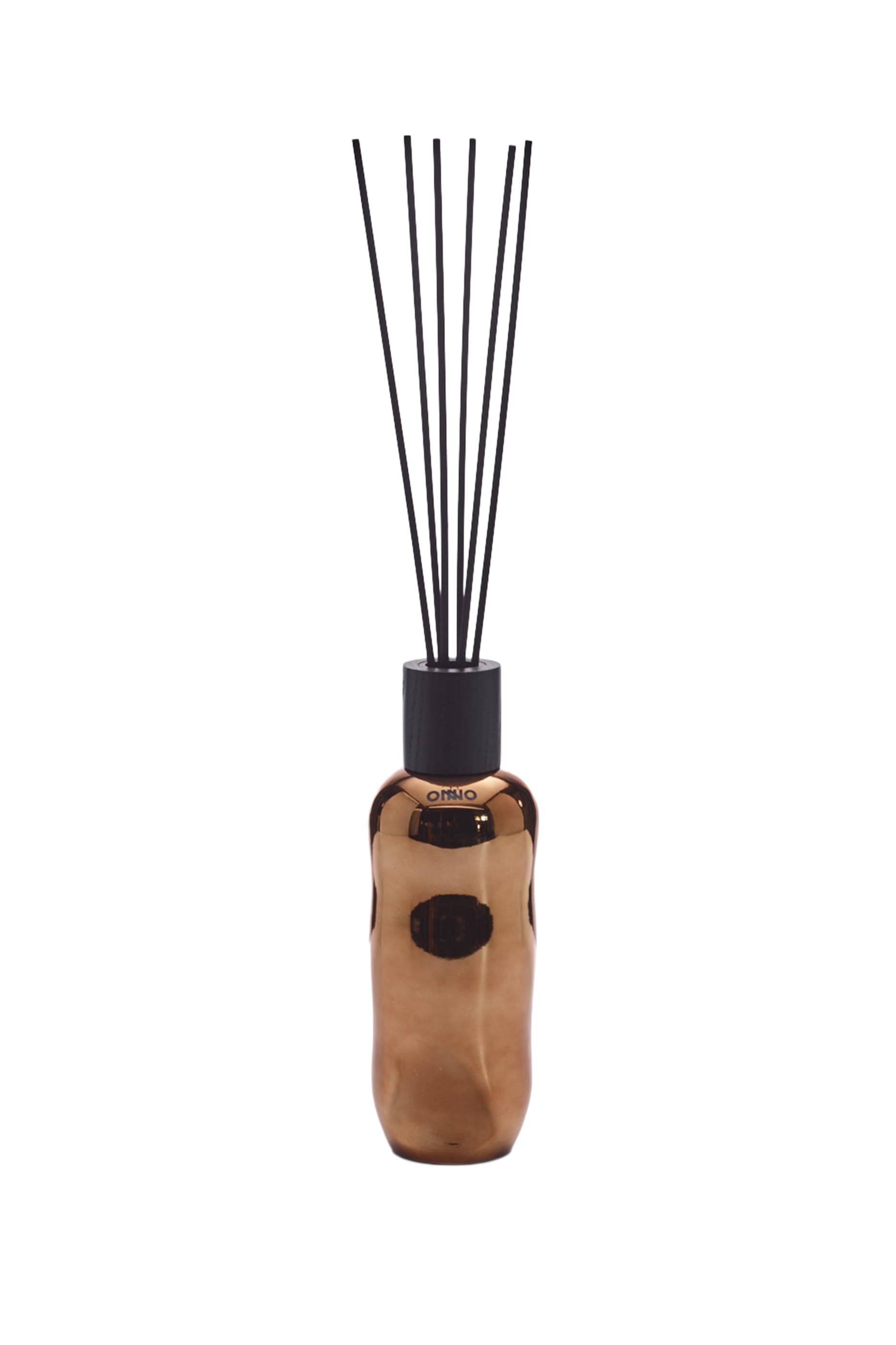 موزع عطر زنزبار كيب في وعاء نحاسي