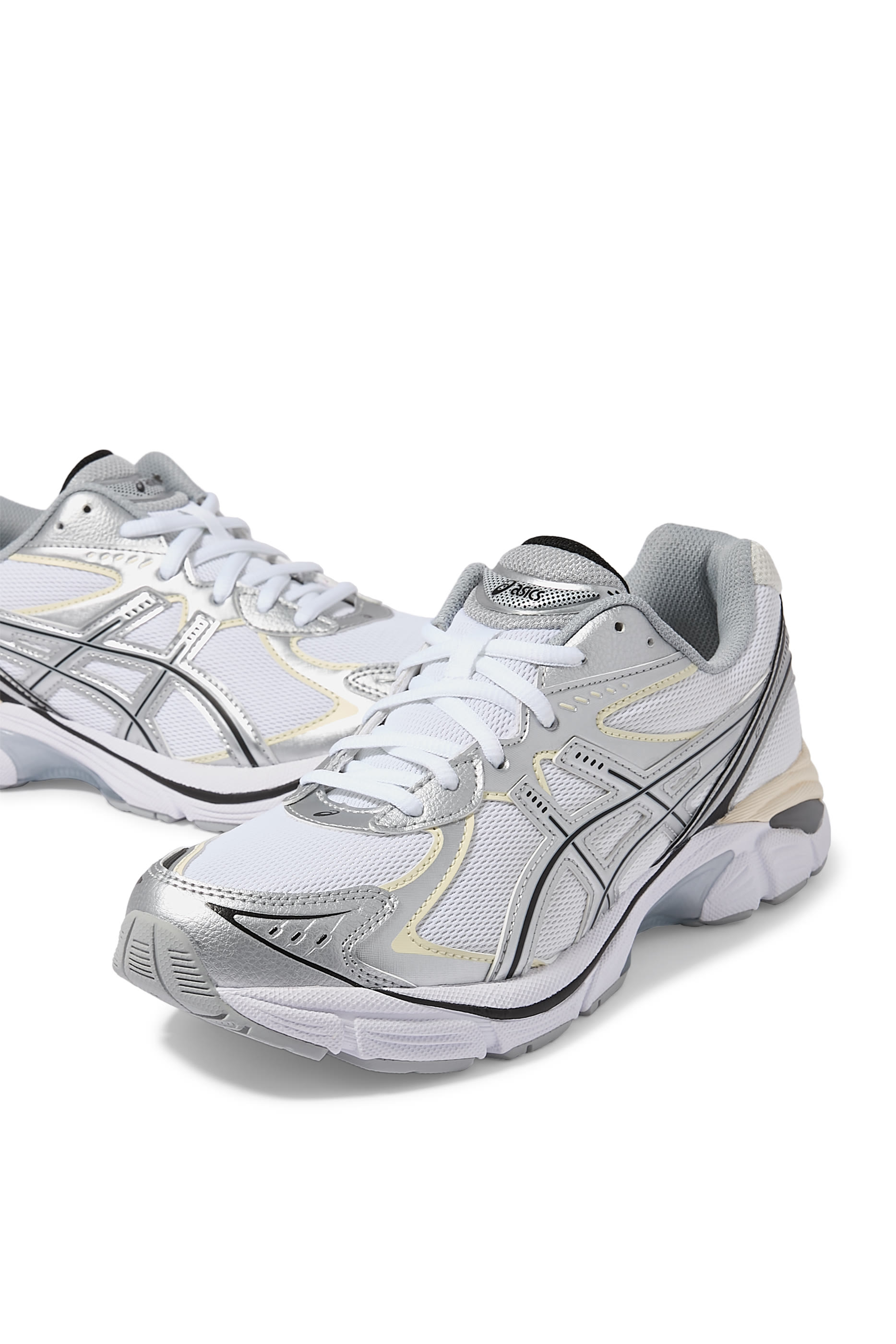 GT-2160 Low Top Sneakers