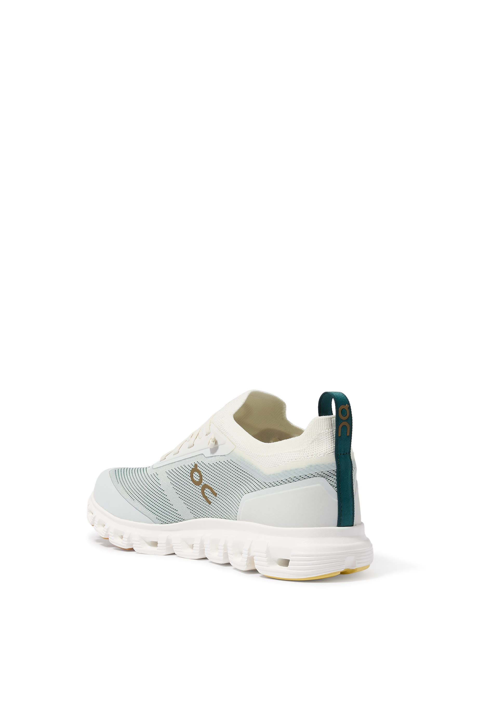  Cloud 6 Versa Sneakers